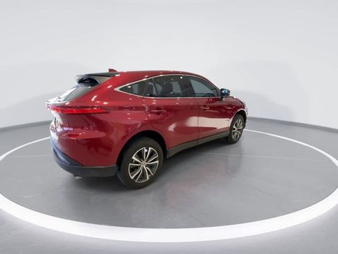 Used 2023 Toyota Venza LE image 8