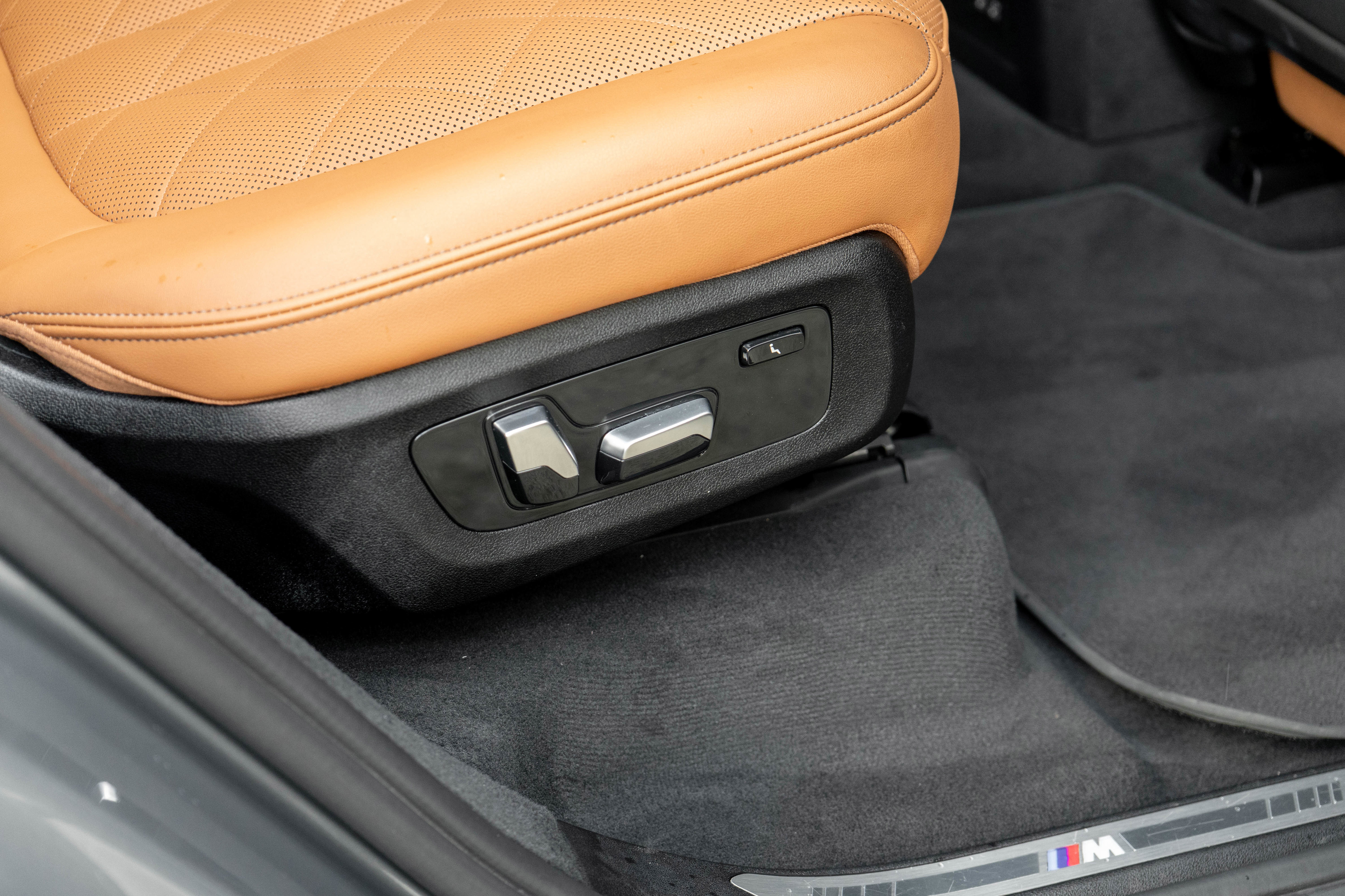 Used 2023 BMW X7 M60i AWD/4WD image 48
