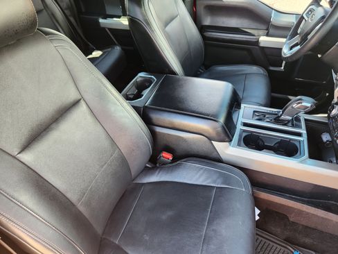 Used 2015 Ford F150 Lariat w/ Equipment Group 502A Luxury RWD image 11