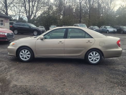 Used 2003 Toyota Camry XLE image 6