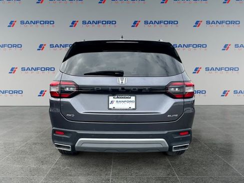 Used 2023 Honda Pilot Elite image 4