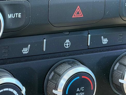 Used 2023 RAM 1500 Big Horn AWD/4WD image 21