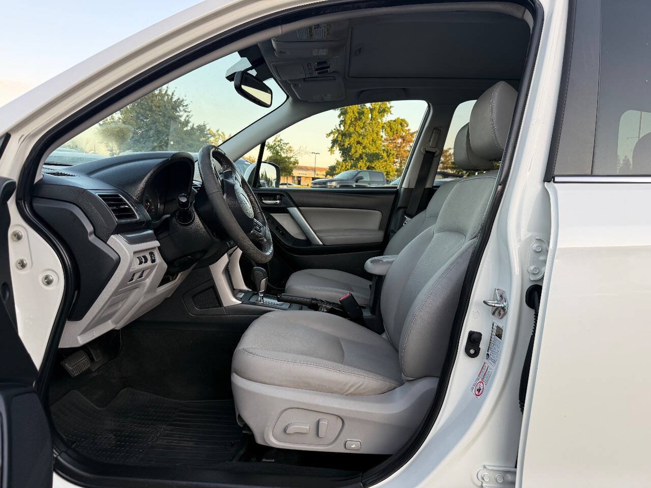 Used 2016 Subaru Forester 2.5i Limited AWD/4WD image 9