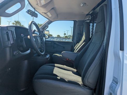 Used 2023 Chevrolet Express 2500 w/ Driver Convenience Package image 18