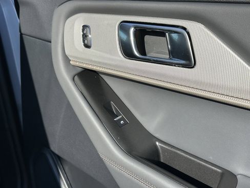 New 2026 Ford Explorer Active w/ Active Comfort Package image 19