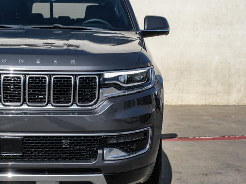 Used 2022 Jeep Wagoneer Series III w/ Convenience Group I image 49