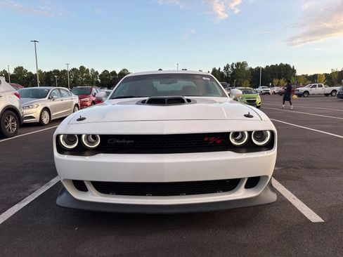 Used 2022 Dodge Challenger R/T Scat Pack RWD image 4