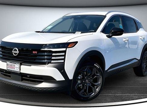 New 2026 Nissan Kicks SR image 2