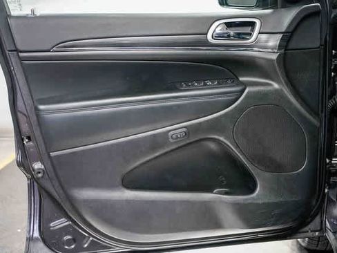 Used 2021 Jeep Grand Cherokee Limited image 19