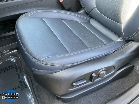 Used 2022 Chevrolet Bolt EUV LT w/ Convenience Package image 15