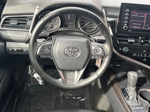Used 2023 Toyota Camry SE image 14