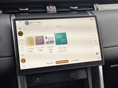 Used 2025 Land Rover Discovery Sport S image 13