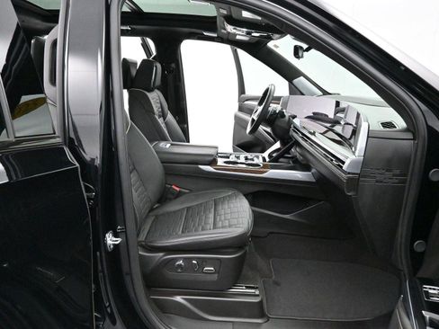 Used 2025 Cadillac Escalade ESV Sport Platinum image 41