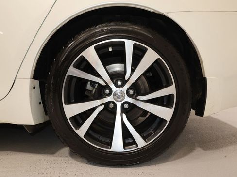 Used 2018 Nissan Maxima 3.5 SL image 34