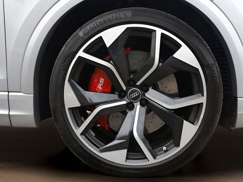 Used 2021 Audi RS Q8 w/ Carbon Optic Package image 33