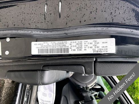 Used 2019 Jeep Grand Cherokee Laredo AWD/4WD image 30