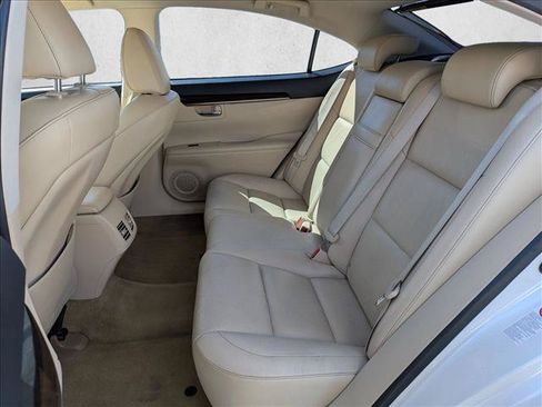 Used 2014 Lexus ES 350 w/ Luxury Package FWD image 19