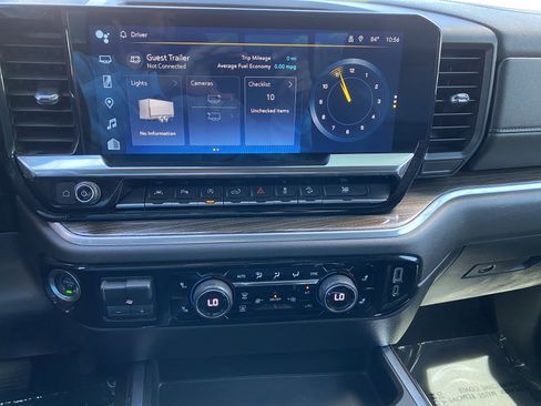 Used 2022 Chevrolet Silverado 1500 LT Trail Boss w/ LT Trail Boss Premium Package AWD/4WD image 16