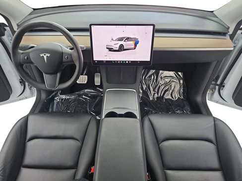 Used 2022 Tesla Model Y Performance AWD/4WD image 9