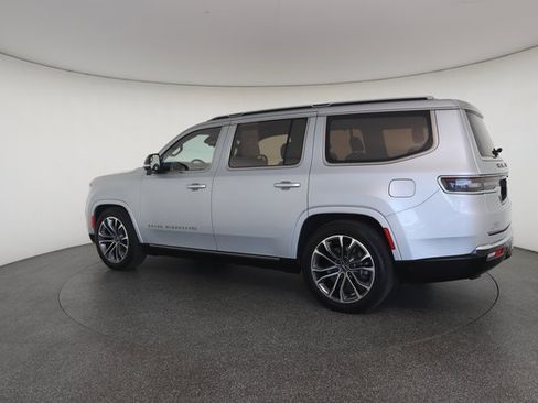 Used 2023 Jeep Grand Wagoneer Series III image 9