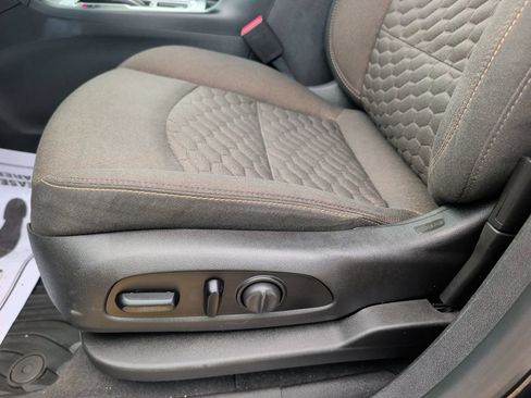 Used 2019 Chevrolet Equinox LT w/ Driver Convenience Package FWD image 9
