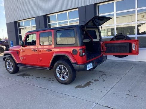 Used 2020 Jeep Wrangler Unlimited Sahara AWD/4WD image 14