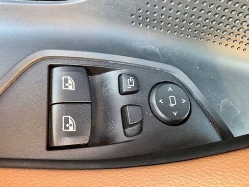 Used 2023 BMW 230i Coupe w/ M Sport Package image 13