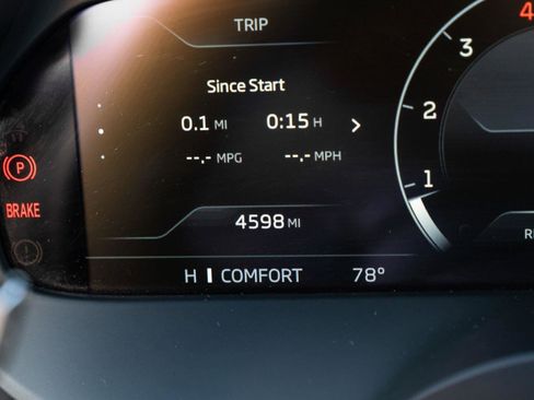 Used 2024 McLaren 750S Spider image 47