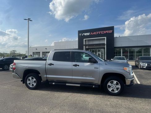 Used 2017 Toyota Tundra SR5 w/ SR5 Upgrade Package AWD/4WD image 1