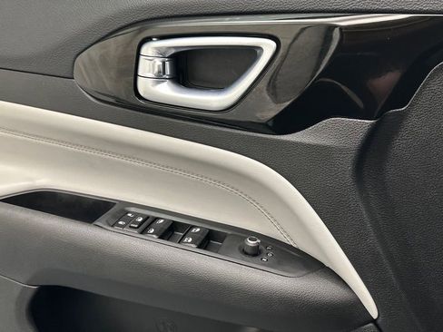 Used 2023 Jeep Compass Limited image 17