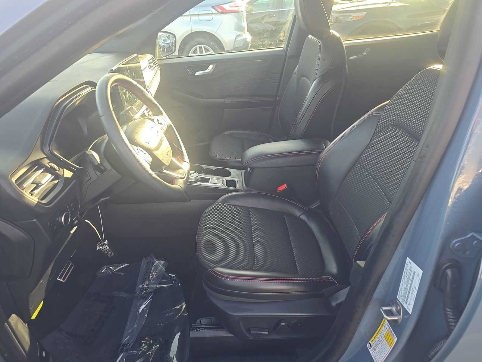 Used 2024 Ford Escape ST-Line w/ Tech Pack #1 AWD/4WD image 12
