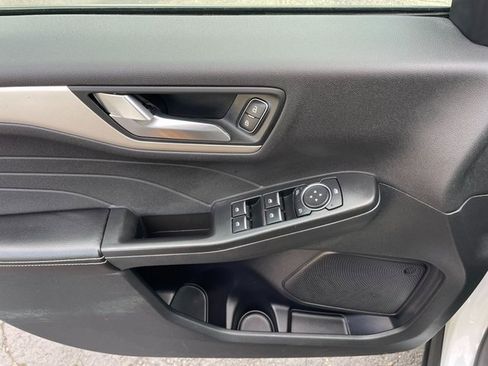 Used 2022 Ford Escape SEL image 13