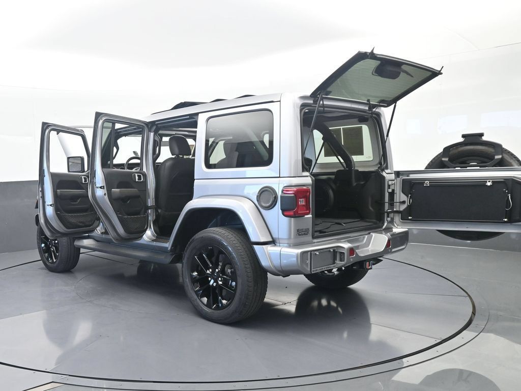 Used 2021 Jeep Wrangler Unlimited Sahara AWD/4WD image 76