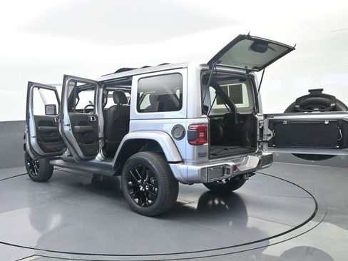 Used 2021 Jeep Wrangler Unlimited Sahara AWD/4WD image 76