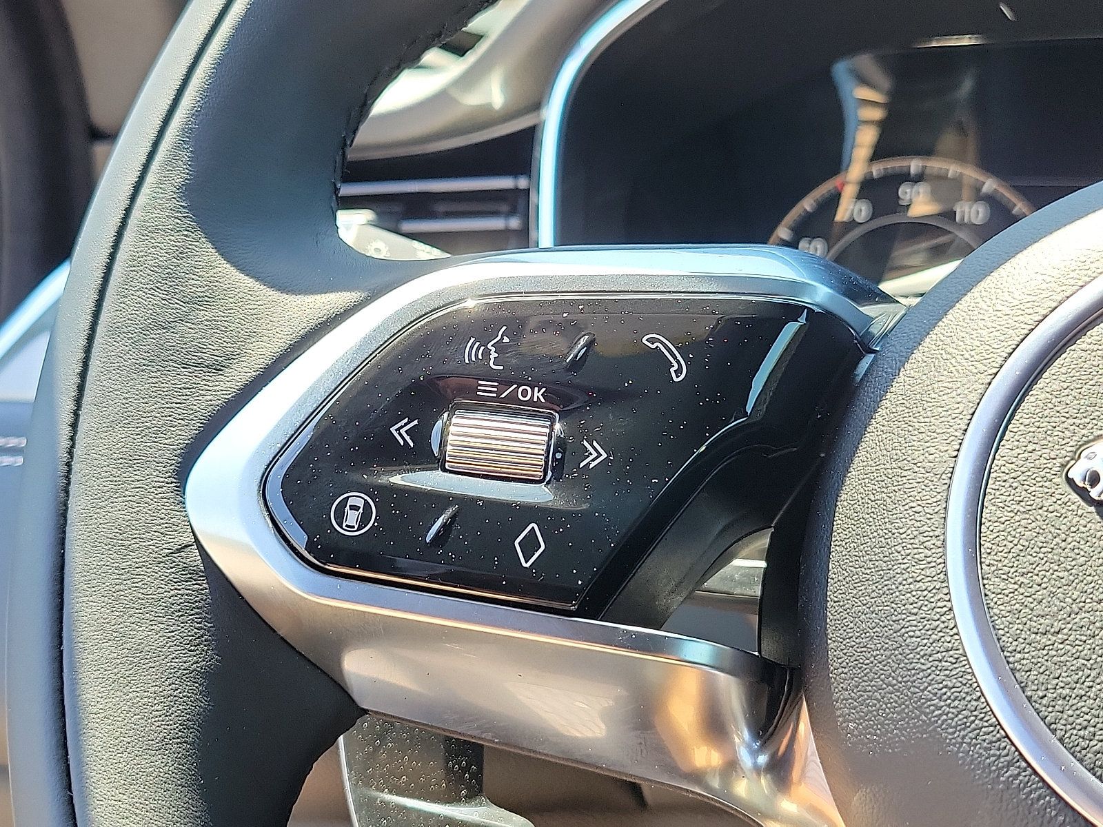 Used 2025 Jaguar F-PACE R-Dynamic S AWD/4WD image 18