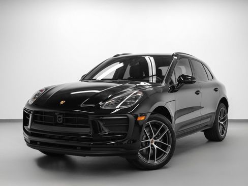 Certified 2026 Porsche Macan image 7