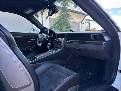 Used 2014 Porsche 911 GT3 w/ Carbon Interior Package RWD image 39