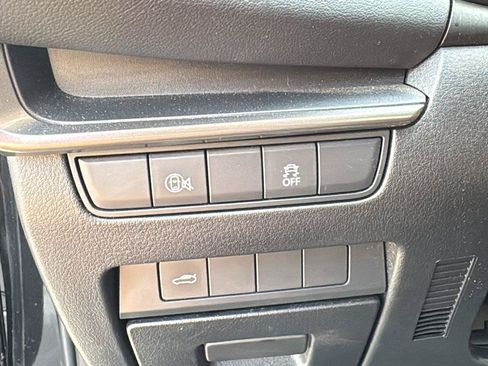 Used 2024 MAZDA MAZDA3 s FWD image 9