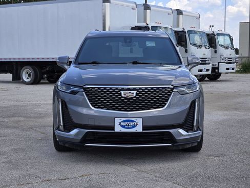 Used 2021 Cadillac XT6 Luxury w/ LPO, Floor Liner Package FWD image 2