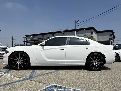 Used 2015 Dodge Charger SE w/ Popular Equipment Group RWD image 3
