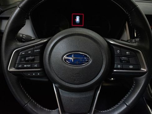Used 2025 Subaru Outback Premium AWD/4WD image 12
