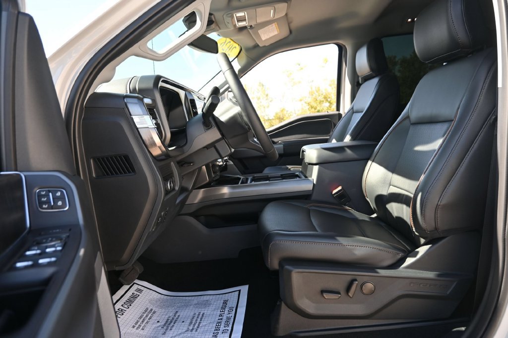 Used 2026 Ford F250 Lariat w/ Black Appearance Package AWD/4WD image 28