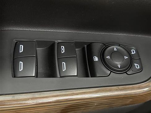 Used 2023 GMC Acadia SLE w/ Driver Convenience Package image 34