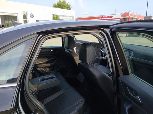 Used 2023 Volkswagen Jetta SE FWD image 21