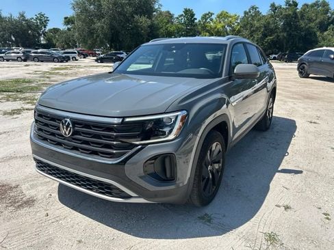 Used 2024 Volkswagen Atlas Cross Sport SE w/ Black Wheel Package FWD image 2
