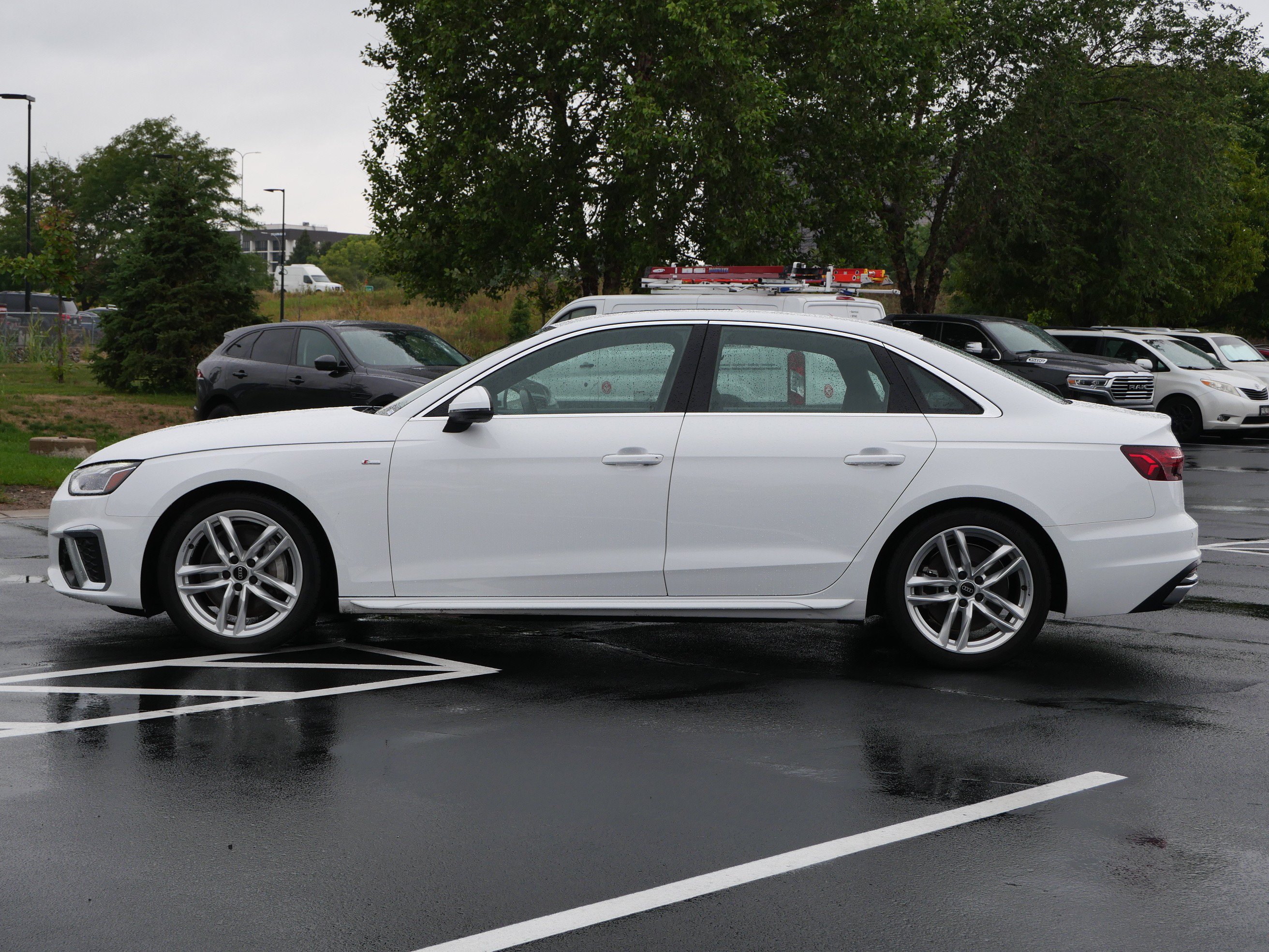 Used 2024 Audi A4 2.0T Premium Plus AWD/4WD image 2