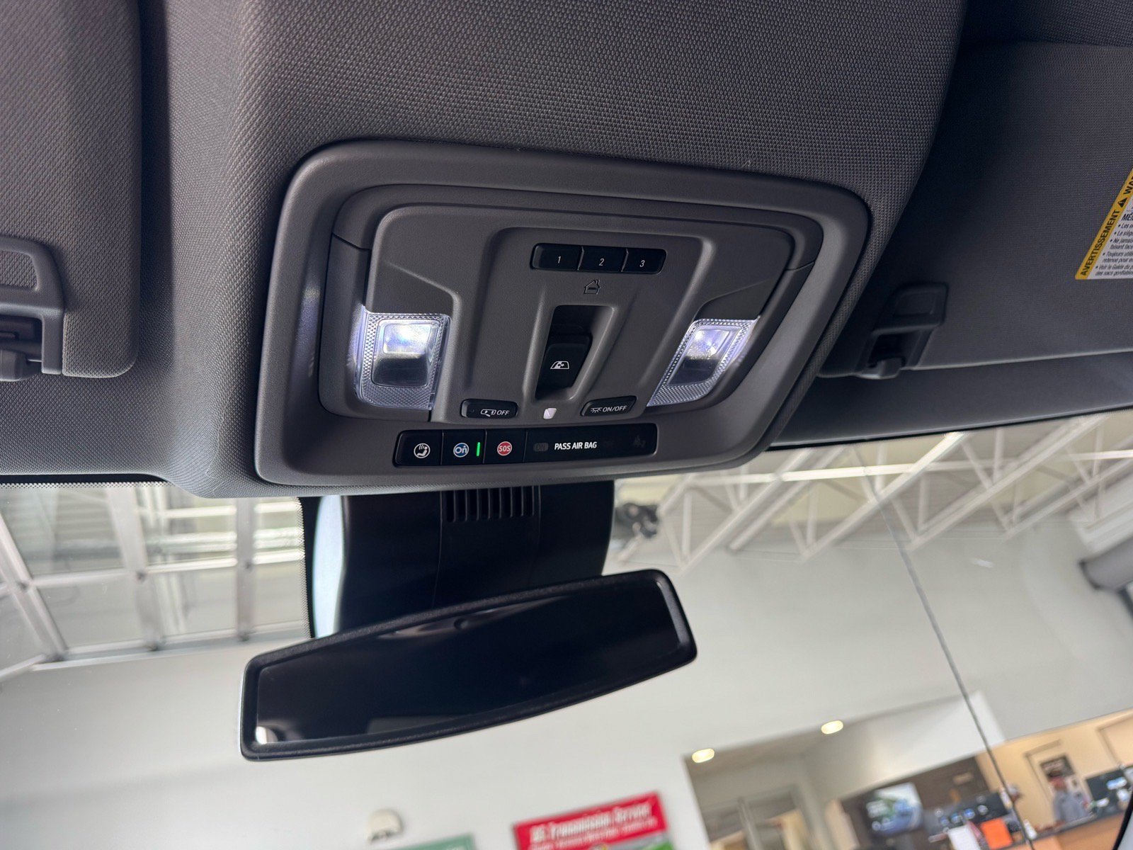 Used 2025 GMC Sierra 1500 SLT w/ SLT Convenience Package AWD/4WD image 21