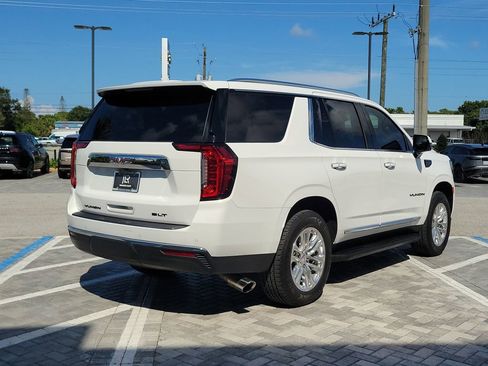 Used 2023 GMC Yukon SLT w/ SLT Premium Package AWD/4WD image 5