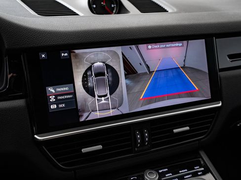 Certified 2020 Porsche Cayenne AWD/4WD image 33