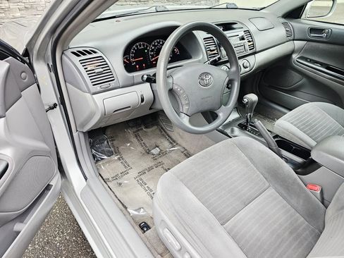 Used 2005 Toyota Camry LE image 9